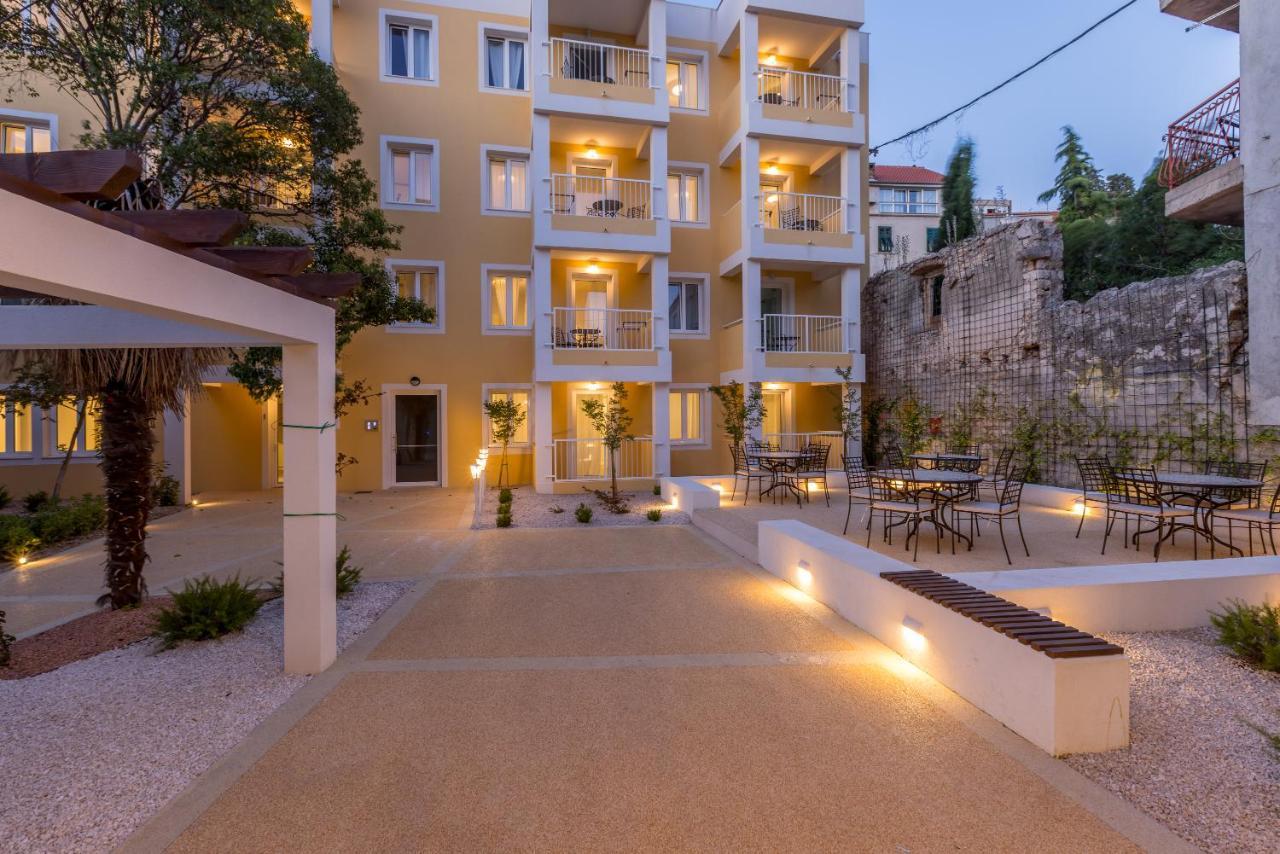 Porto Sereno Apartments Шибеник Экстерьер фото